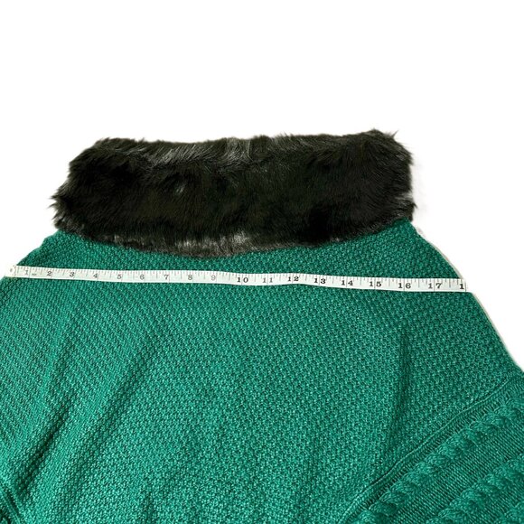 NEW | Talbots Faux Fur Cable Knit Poncho Green | Size S | NWT - Picture 5 of 9